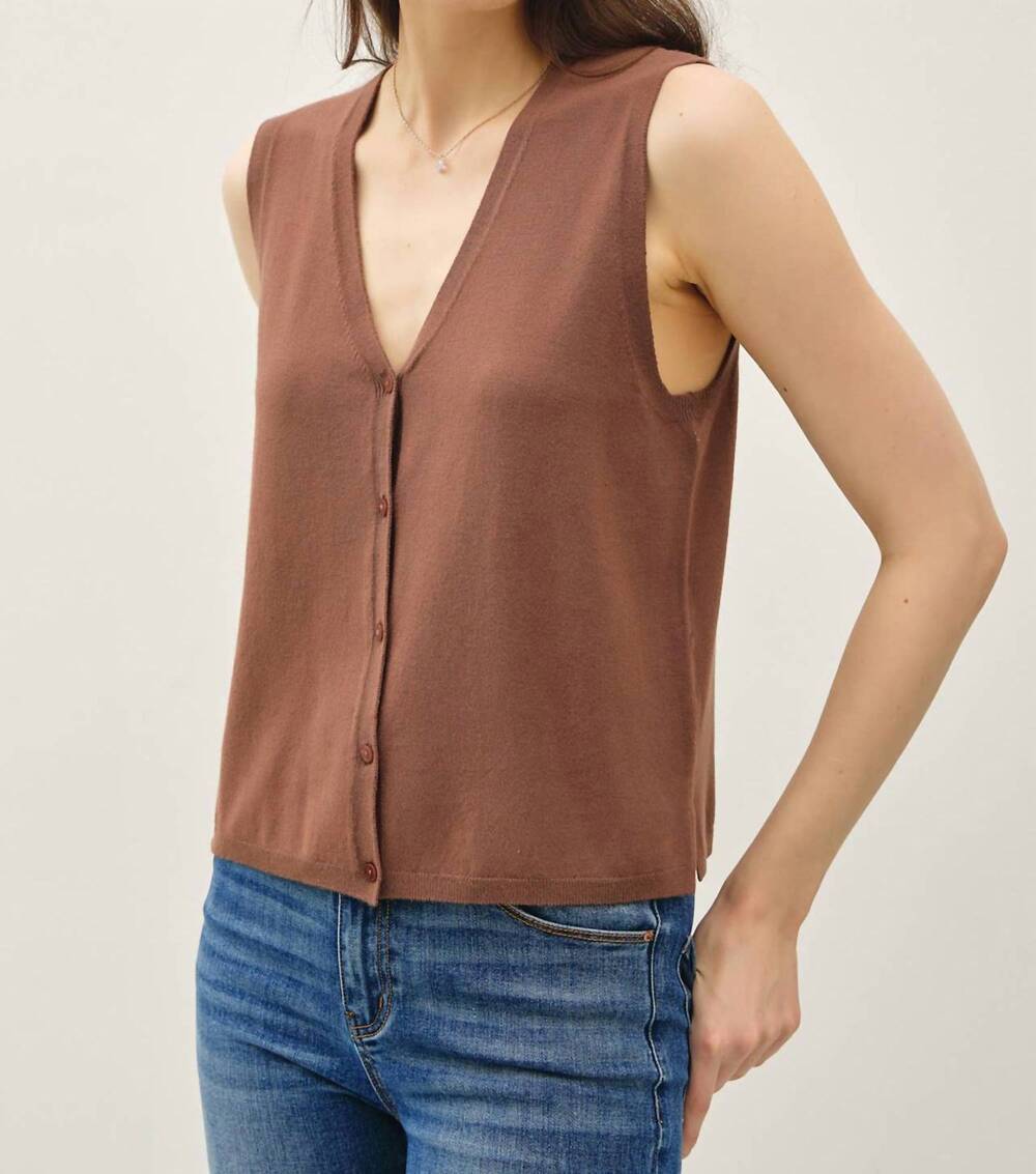 NEW BE COOL brynne v-neck sweater vest in brown